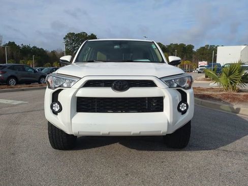 Used 2017 Toyota 4Runner SR5 Premium image 9
