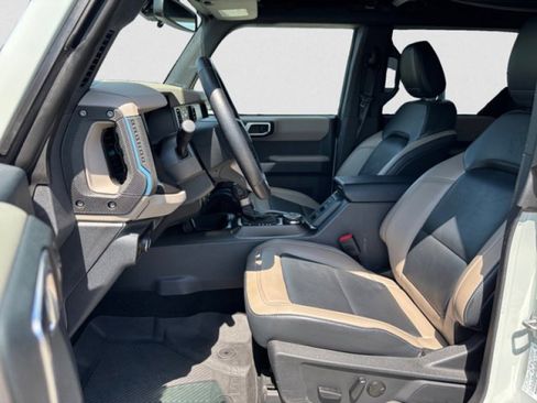 Used 2023 Ford Bronco Wildtrak image 10