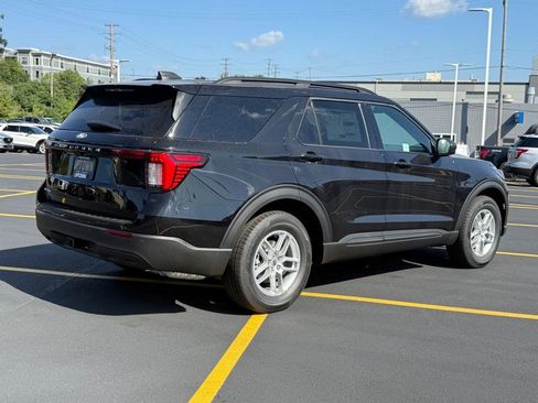 New 2027 Ford Explorer Active AWD/4WD image 3