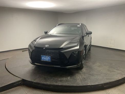 Used 2025 Toyota Crown Signia w/ Advanced Technology Package AWD/4WD image 3