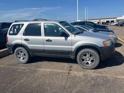 Used 2004 Ford Escape XLT image 15