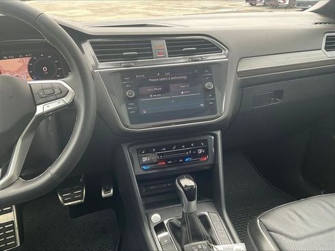 Used 2023 Volkswagen Tiguan SEL R-Line image 18