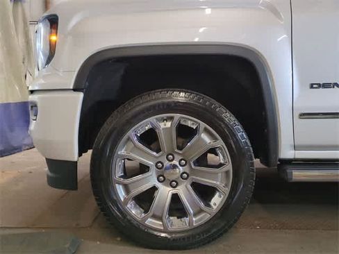Used 2018 GMC Sierra 1500 Denali w/ Denali Ultimate Package image 14