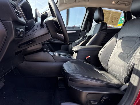 Used 2023 Ford Escape Platinum w/ Premium Technology Package image 59