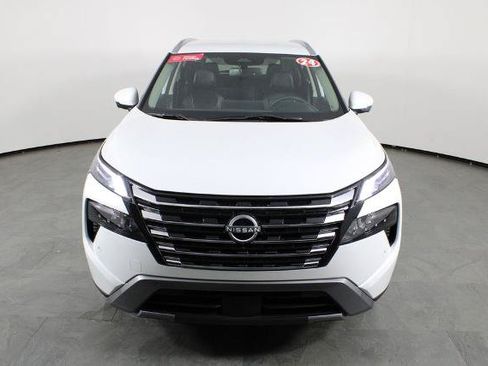 Certified 2024 Nissan Rogue SL FWD image 13
