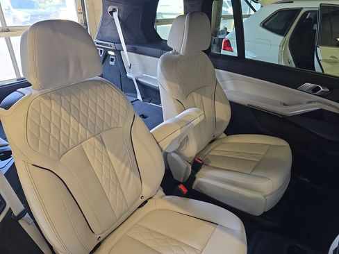 Used 2024 BMW X7 xDrive40i w/ Executive Package AWD/4WD image 14