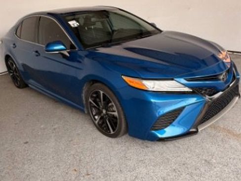 Used 2020 Toyota Camry XSE w/ Carpet Mat Package FWD image 3