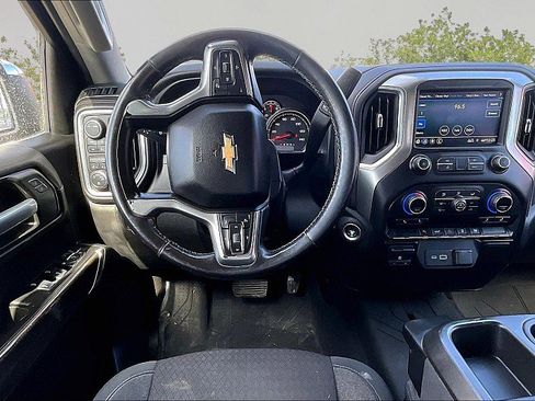 Used 2021 Chevrolet Silverado 1500 LT w/ Bed Protection Package AWD/4WD image 9