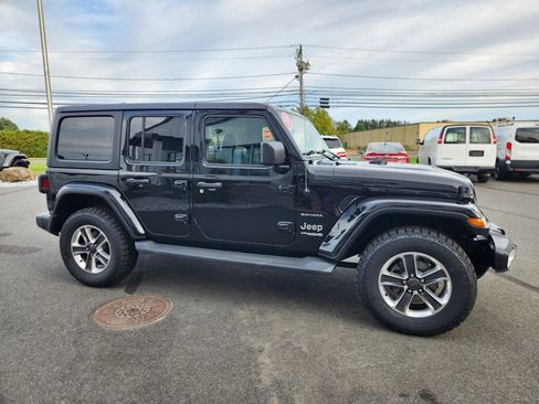 Used 2020 Jeep Wrangler Unlimited Sahara image 19