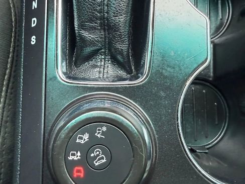 Used 2017 Ford Explorer XLT image 26