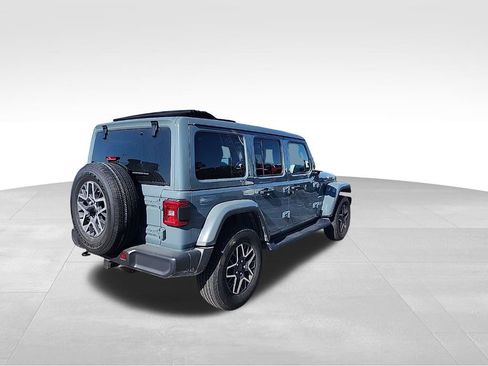 Certified 2024 Jeep Wrangler Sahara image 12