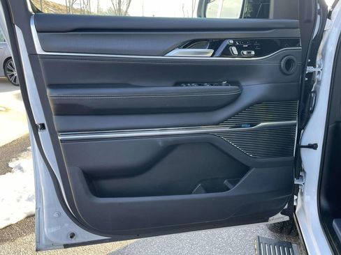 Used 2024 Jeep Grand Wagoneer Series II w/ Quick Order Packagew 28T image 7