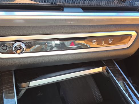 Certified 2024 BMW X5 xDrive40i w/ Premium Package image 37