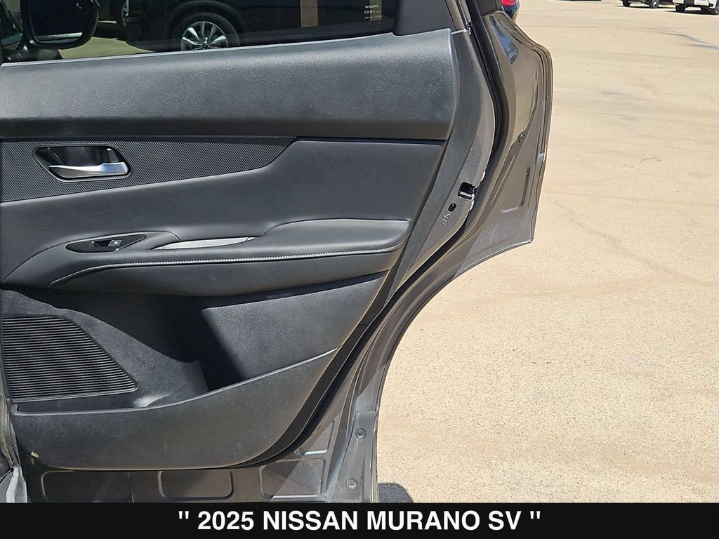 Used 2025 Nissan Murano SV FWD image 28