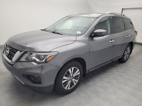 Used 2020 Nissan Pathfinder S image 2