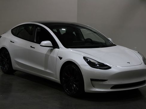 Used 2020 Tesla Model 3 Performance image 4