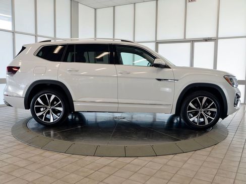 Used 2025 Volkswagen Atlas SEL Premium R-Line AWD/4WD image 9