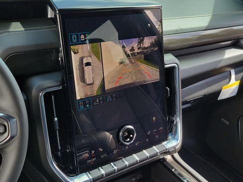 New 2026 GMC Yukon XL Elevation image 31