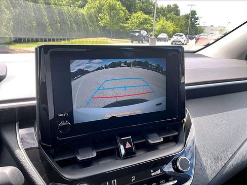 Used 2025 Toyota Corolla LE FWD image 19