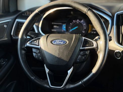 Used 2019 Ford Edge Titanium w/ Equipment Group 301A AWD/4WD image 32