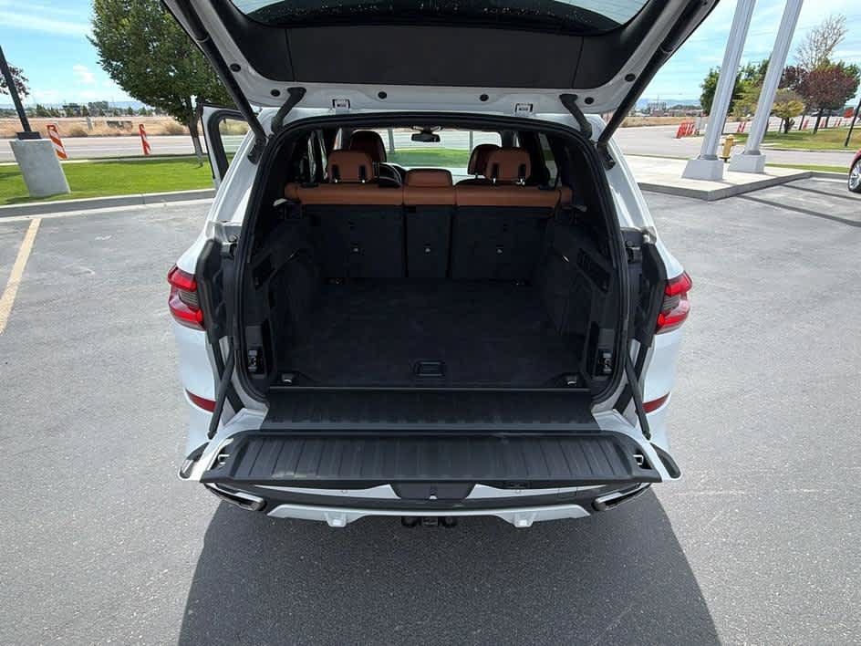 Used 2022 BMW X5 M50i w/ Executive Package AWD/4WD image 9
