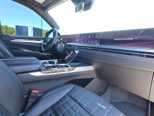Used 2025 Cadillac Escalade Sport Platinum w/ LPO, Floor Liner Package AWD/4WD image 22