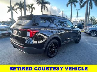 New 2026 Ford Explorer Active w/ Active Comfort Package video 4