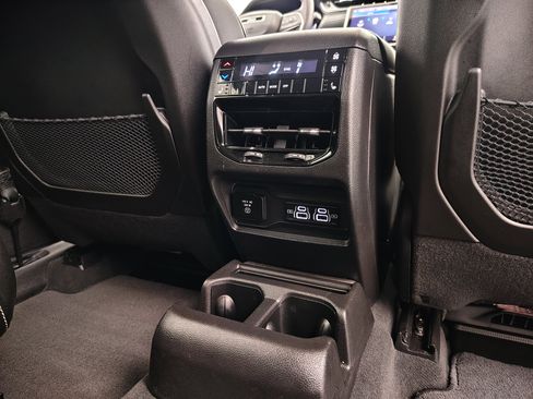 Used 2023 Jeep Grand Cherokee L Limited AWD/4WD image 33