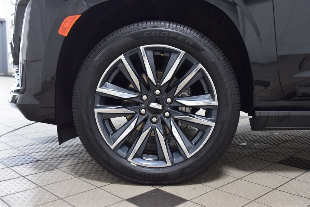 Used 2024 Cadillac Escalade Sport w/ Touring Package AWD/4WD image 29