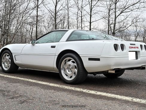 Used 1995 Chevrolet Corvette Coupe RWD image 6