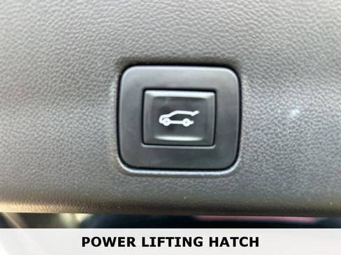 Used 2021 Chevrolet TrailBlazer RS w/ Sun and Liftgate Package image 19