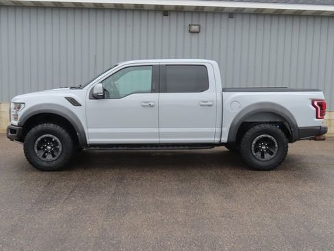 Used 2017 Ford F150 Raptor w/ Equipment Group 802A Luxury AWD/4WD image 9