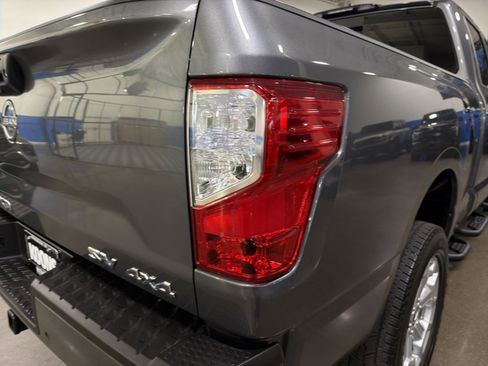 Used 2024 Nissan Titan SV w/ SV Convenience Package AWD/4WD image 19