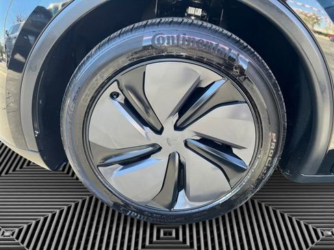 Used 2026 Tesla Model Y 2WD image 11