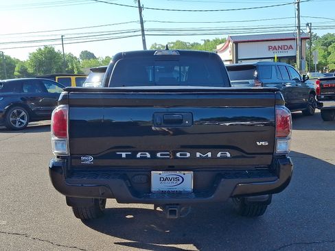 Used 2022 Toyota Tacoma TRD Sport w/ TRD Premium Sport Package AWD/4WD image 5