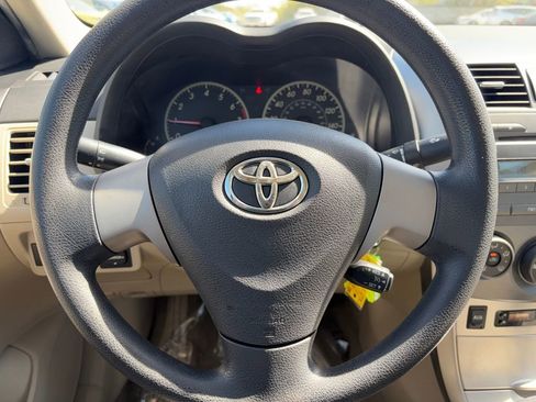 Used 2011 Toyota Corolla LE image 10