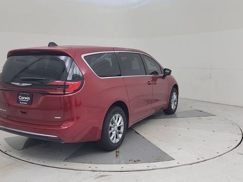 New 2026 Chrysler Pacifica Select image 14