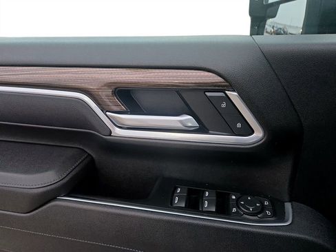 Used 2025 Chevrolet Silverado 2500 LT w/ Safety Package image 21