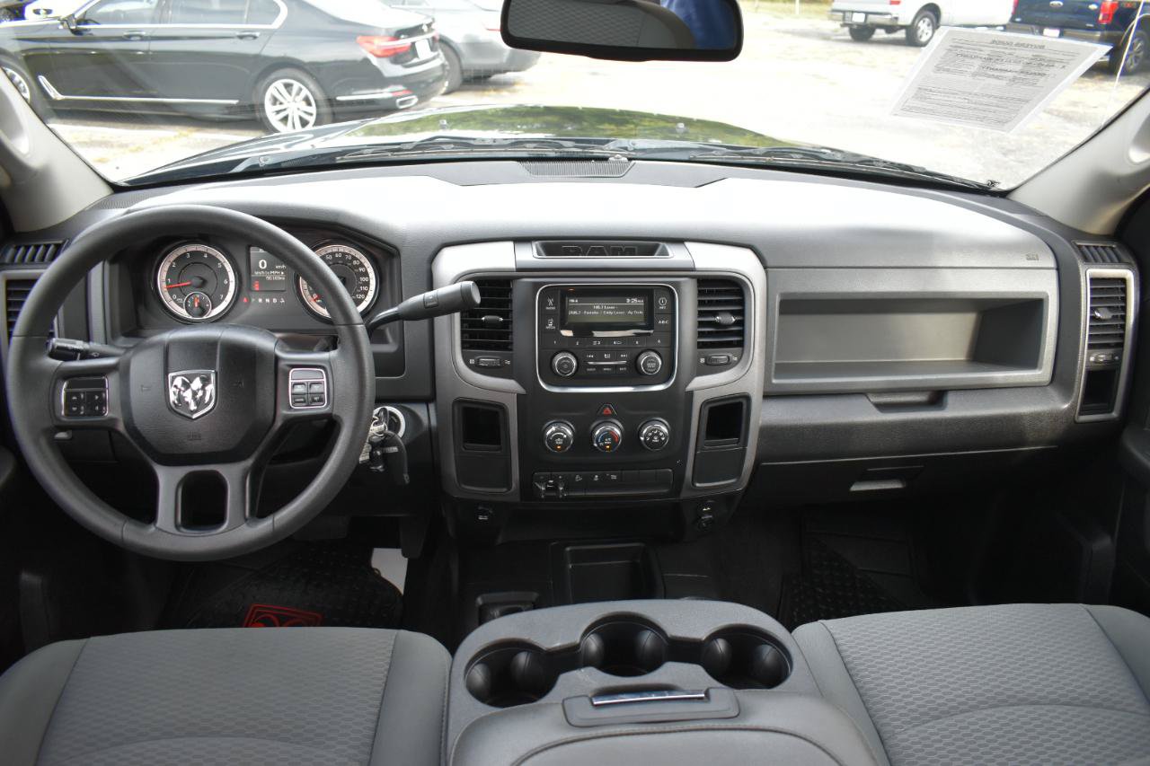 Used 2018 RAM 2500 Tradesman w/ Chrome Appearance Group AWD/4WD image 11
