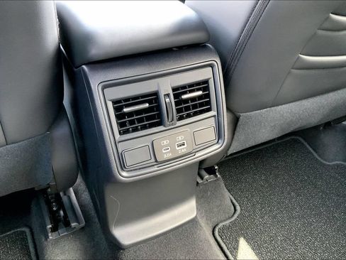 Certified 2026 Subaru Forester Premium AWD/4WD image 10