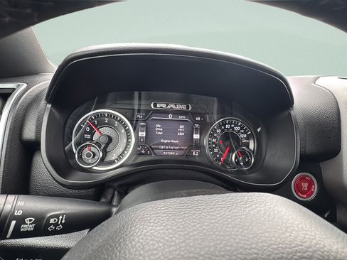 Used 2019 RAM 1500 Big Horn AWD/4WD image 14