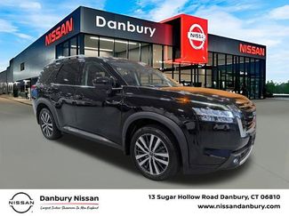 Certified 2022 Nissan Pathfinder Platinum w/ Cargo Package AWD/4WD 360° Tour