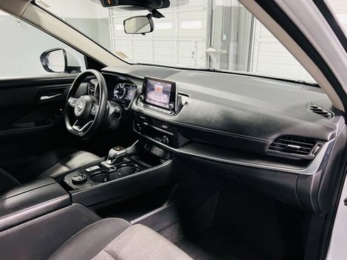 Used 2024 Nissan Rogue SV image 26