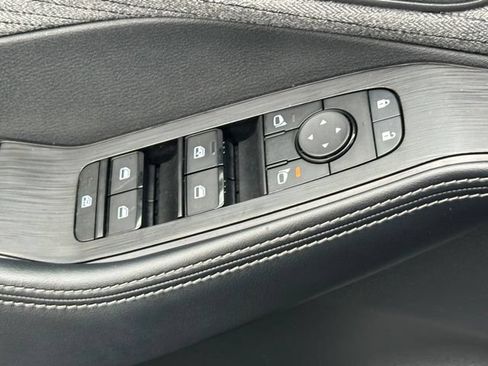 Used 2023 Nissan Rogue SV AWD/4WD image 22