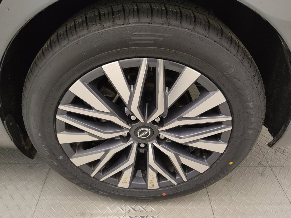 Used 2025 Nissan Altima 2.5 SV FWD image 31