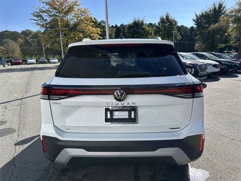 New 2025 Volkswagen Tiguan SE image 4