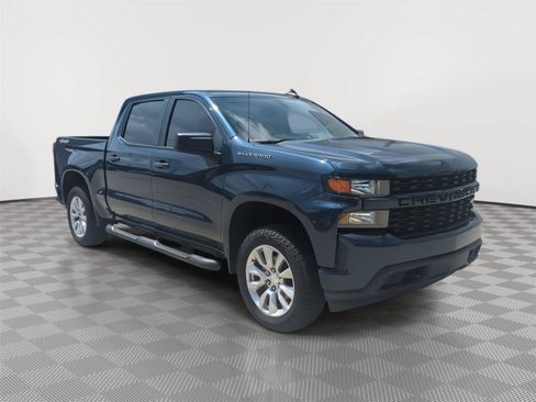Used 2020 Chevrolet Silverado 1500 Custom w/ Custom Value Package AWD/4WD image 11