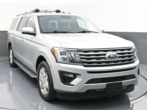 Used 2018 Ford Expedition Max XLT w/ Equipment Group 202A image 2