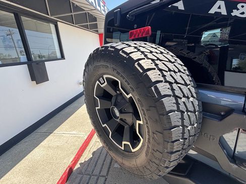 Used 2015 Jeep Wrangler Unlimited Rubicon AWD/4WD image 31