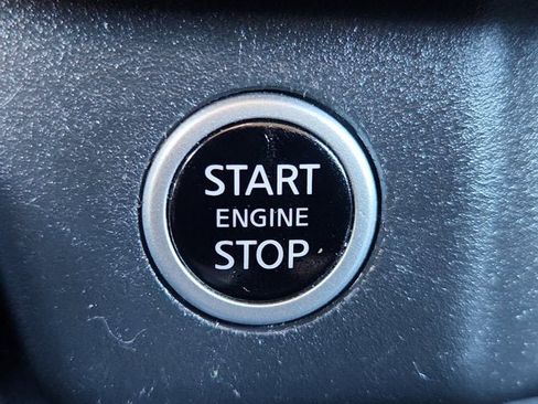 Used 2023 Nissan Rogue SV image 20